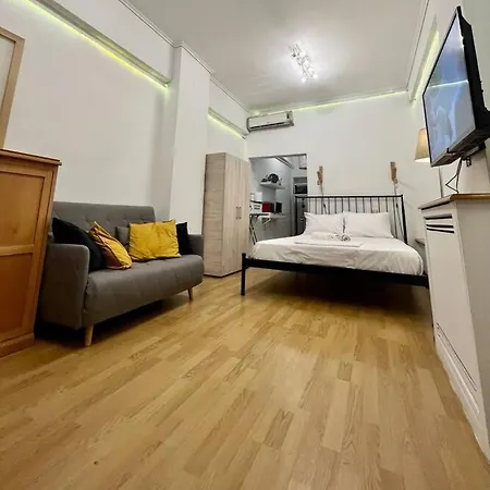 Ksenokratous-kolonaki Cozy Apartment *